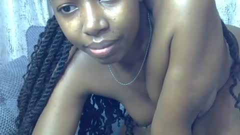 Snapshot of pretty_petite24 chatting on 06/20/26, 10:23 pretty_petite24 online show from 06/20/26, 10:23