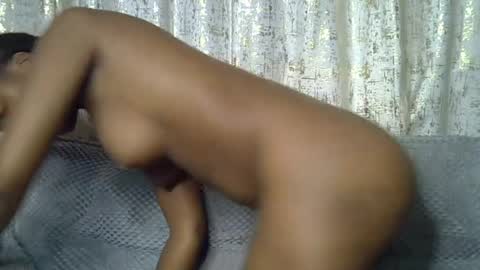 Snapshot of pretty_petite24 chatting on 07/11/26, 12:24 pretty_petite24 online show from 07/11/26, 12:24