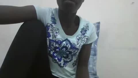 pretty_petite_ebony online show from 12/06/24, 11:25