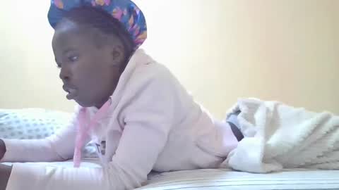 pretty_petite_ebony online show from 12/25/24, 08:39