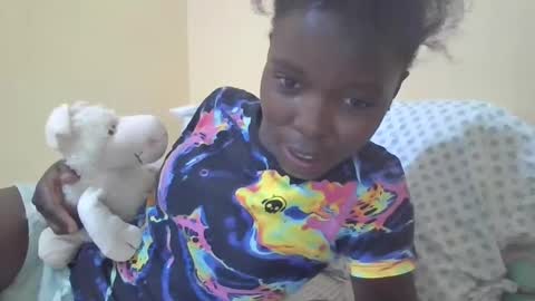 pretty_petite_ebony online show from 01/06/25, 11:42