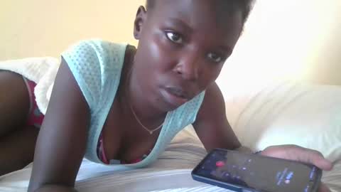 pretty_petite_ebony online show from 01/08/25, 12:15