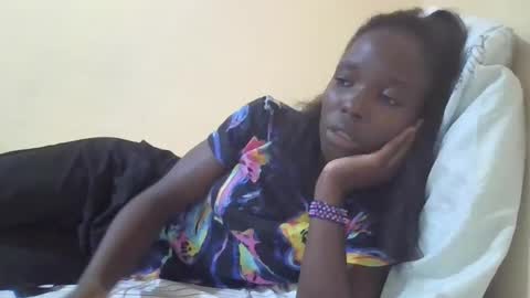 pretty_petite_ebony online show from 01/13/25, 10:35