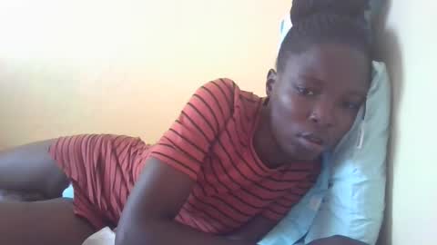 pretty_petite_ebony online show from 02/15/25, 02:55