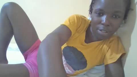 pretty_petite_ebony online show from 03/06/25, 10:15