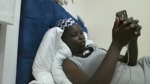 pretty_petite_ebony online show from 11/27/25, 07:16