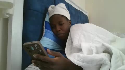 pretty_petite_ebony online show from 12/22/25, 02:25