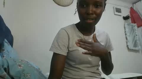 pretty_petite_ebony online show from 01/13/26, 02:50