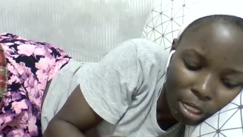 Snapshot of pretty_petite_ebony chatting on 06/12/26, 01:15 pretty_petite_ebony online show from 06/12/26, 01:15