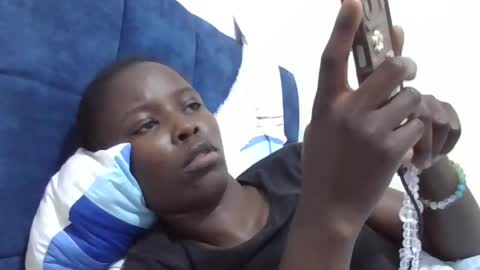 Snapshot of pretty_petite_ebony chatting on 07/12/26, 01:18 pretty_petite_ebony online show from 07/12/26, 01:18