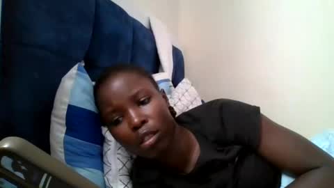 Snapshot of pretty_petite_ebony chatting on 07/12/26, 01:24 pretty_petite_ebony online show from 07/12/26, 01:24