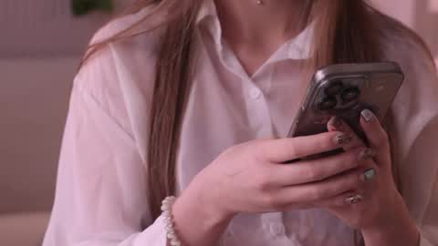 Snapshot of pretty_princess_elina chatting on 04/20/26, 09:56 Elina online show from 04/20/26, 09:56