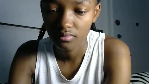 Snapshot of pretty_queennie chatting on 03/23/26, 01:09 Pretty doll online show from 03/23/26, 01:09