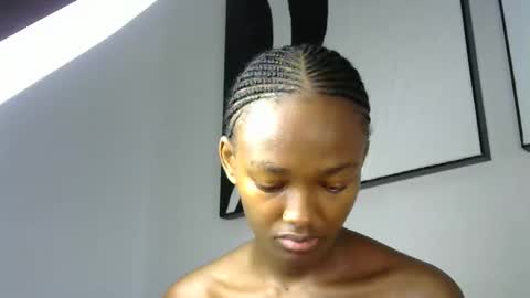 Snapshot of pretty_queennie chatting on 04/09/26, 10:53 Pretty doll online show from 04/09/26, 10:53