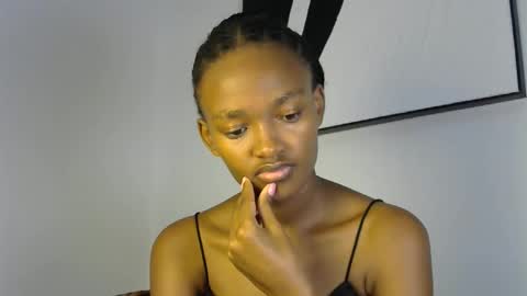Snapshot of pretty_queennie chatting on 05/11/26, 04:04 Pretty doll online show from 05/11/26, 04:04