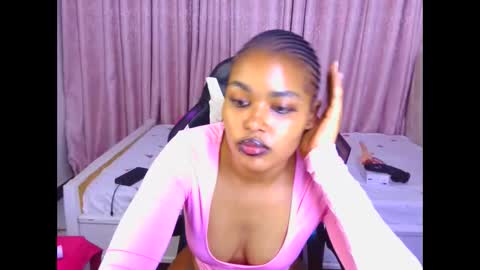 Snapshot of pretty_shally chatting on 02/21/26, 01:28 pretty_shally online show from 02/21/26, 01:28