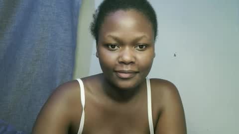 pretty_shanz online show from 10/21/25, 03:18