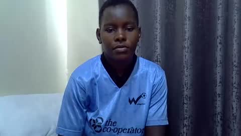 Snapshot of pretty_sheanna chatting on 10/06/25, 08:23 pretty_sheanna online show from 10/06/25, 08:23