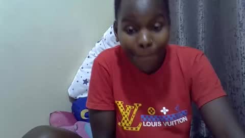 Snapshot of pretty_sheanna chatting on 10/18/25, 07:47 pretty_sheanna online show from 10/18/25, 07:47