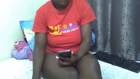 Snapshot of pretty_sheanna chatting on 11/12/25, 08:30 pretty_sheanna online show from 11/12/25, 08:30