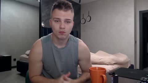 Snapshot of pretty_sweety chatting on 10/26/25, 03:12 Justin online show from 10/26/25, 03:12