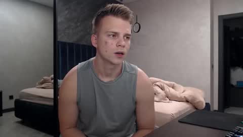 Snapshot of pretty_sweety chatting on 11/05/25, 02:33 Justin online show from 11/05/25, 02:33