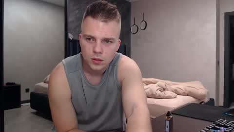 Snapshot of pretty_sweety chatting on 11/11/25, 05:51 Justin online show from 11/11/25, 05:51