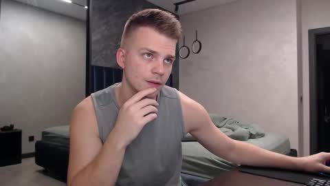 Snapshot of pretty_sweety chatting on 11/16/25, 01:28 Justin online show from 11/16/25, 01:28