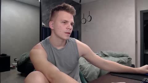 Snapshot of pretty_sweety chatting on 11/26/25, 04:57 Justin online show from 11/26/25, 04:57