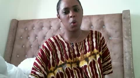 zii online show from 10/25/25, 11:51