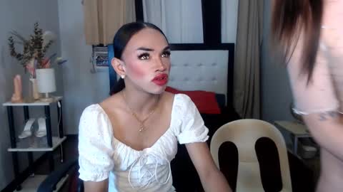 Snapshot of prettyakhira chatting on 02/17/25, 12:38 prettyakhira online show from 02/17/25, 12:38