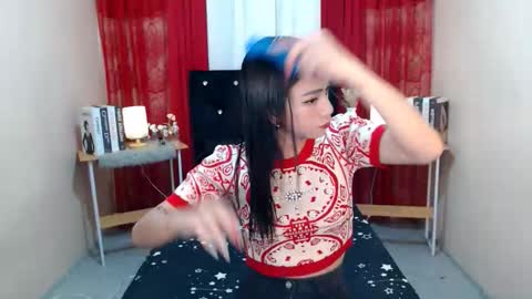 Snapshot of prettyakhira chatting on 11/23/25, 01:00 prettyakhira online show from 11/23/25, 01:00