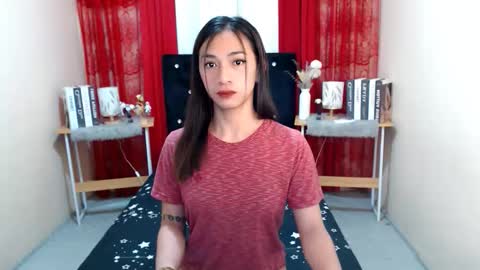 Snapshot of prettyakhira chatting on 11/27/25, 01:02 prettyakhira online show from 11/27/25, 01:02