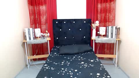 Snapshot of prettyakhira chatting on 11/28/25, 05:15 prettyakhira online show from 11/28/25, 05:15