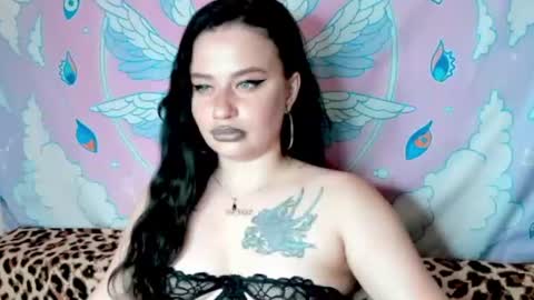 Snapshot of prettyaliceee chatting on 06/29/26, 02:18 Alice online show from 06/29/26, 02:18