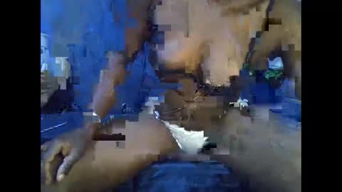 Snapshot of prettyalma chatting on 04/23/26, 12:34 prettyalma online show from 04/23/26, 12:34