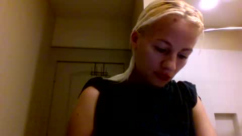 Snapshot of prettybabypetite chatting on 11/17/25, 10:15 Missy Jack online show from 11/17/25, 10:15