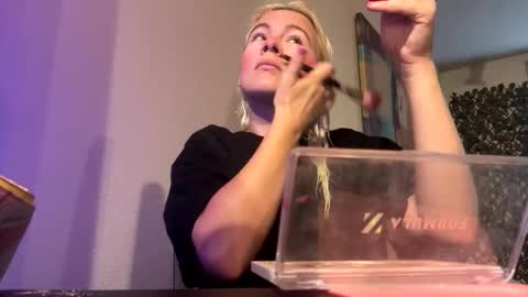 Snapshot of prettybabypetite chatting on 04/19/26, 02:38 Missy Jack online show from 04/19/26, 02:38