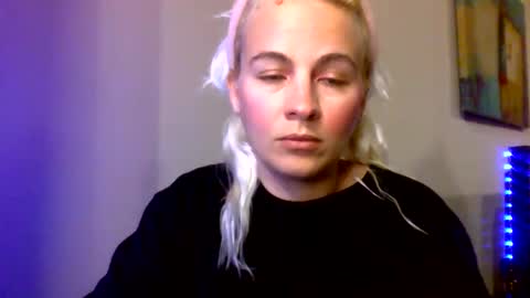 Snapshot of prettybabypetite chatting on 04/20/26, 02:03 Missy Jack online show from 04/20/26, 02:03