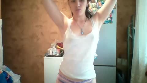 Snapshot of prettybella_7 chatting on 07/16/26, 11:16 Bella online show from 07/16/26, 11:16