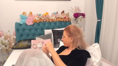 Snapshot of prettyblackeyes chatting on 02/28/25, 09:47 wilma online show from 02/28/25, 09:47