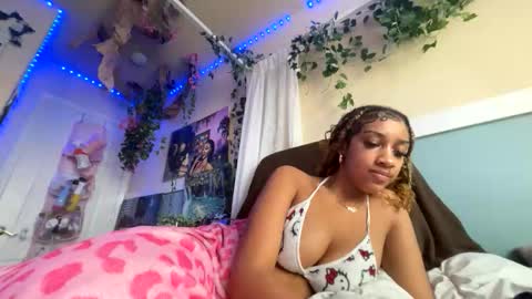 prettyblackgal online show from 11/24/25, 10:53