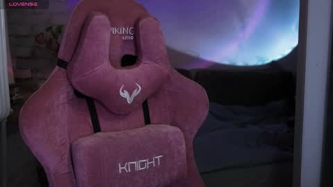 Violet online show from 12/15/25, 01:43