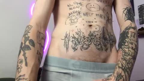 pretty boy online show from 10/30/25, 03:19