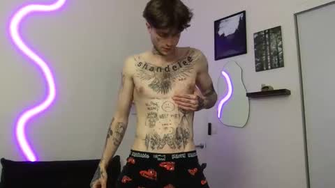 pretty boy online show from 11/24/25, 01:16