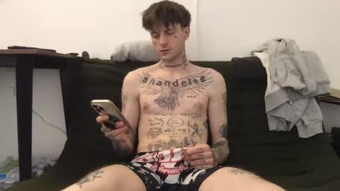 Snapshot of prettyboyszn chatting on 01/15/26, 06:07 pretty boy online show from 01/15/26, 06:07