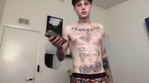 Snapshot of prettyboyszn chatting on 01/18/26, 03:21 pretty boy online show from 01/18/26, 03:21