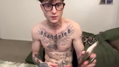 Snapshot of prettyboyszn chatting on 02/25/26, 04:55 pretty boy online show from 02/25/26, 04:55