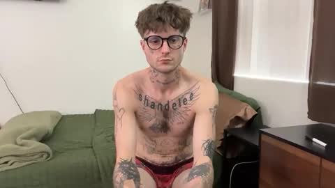 Snapshot of prettyboyszn chatting on 03/29/26, 08:31 pretty boy online show from 03/29/26, 08:31