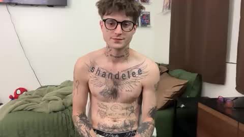 Snapshot of prettyboyszn chatting on 03/31/26, 03:08 pretty boy online show from 03/31/26, 03:08